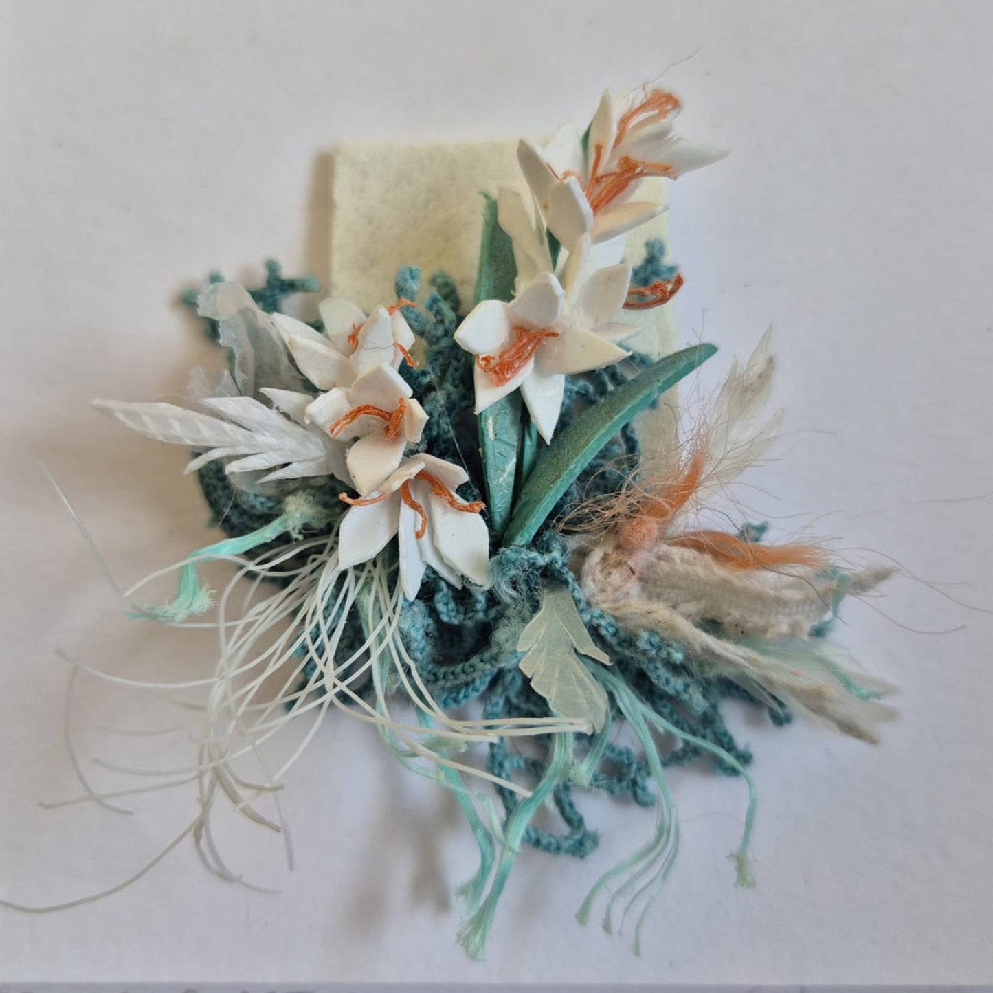 Small Curiosty - white - Framed Wall Art
